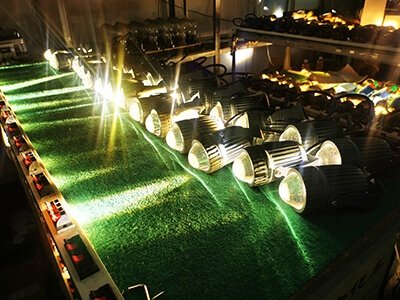 Narrow beam angle led flood light aging test warm white
